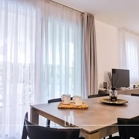 Appartamento Wave - Private Garden & Pool Retreat Lido di Jesolo