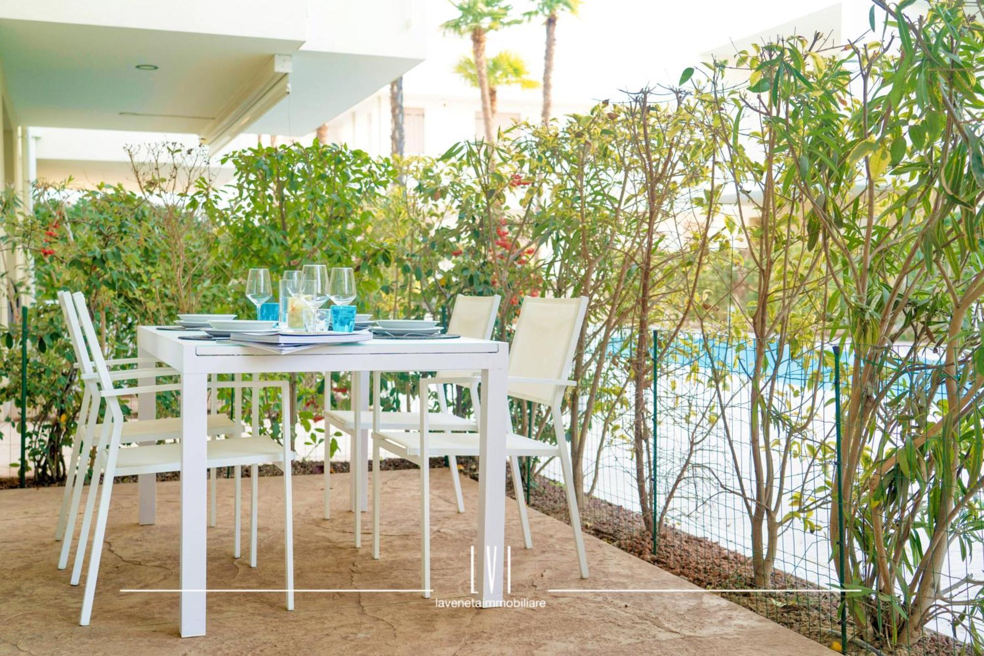 Wave - Private Garden & Pool Retreat *